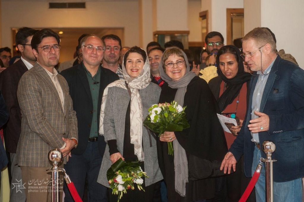آغاز هفته گرافیک در خانه هنرمندان ایران