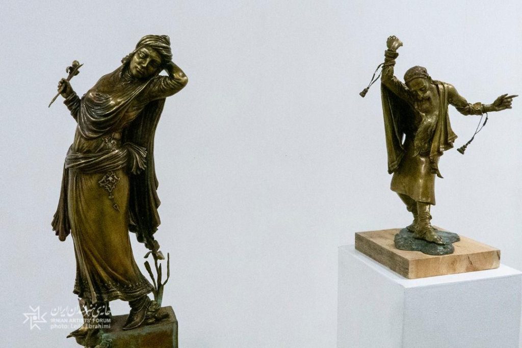 دیباج: نمایشگاه مجسمهنگاری، لطافت نگارگری بر روی حجم است