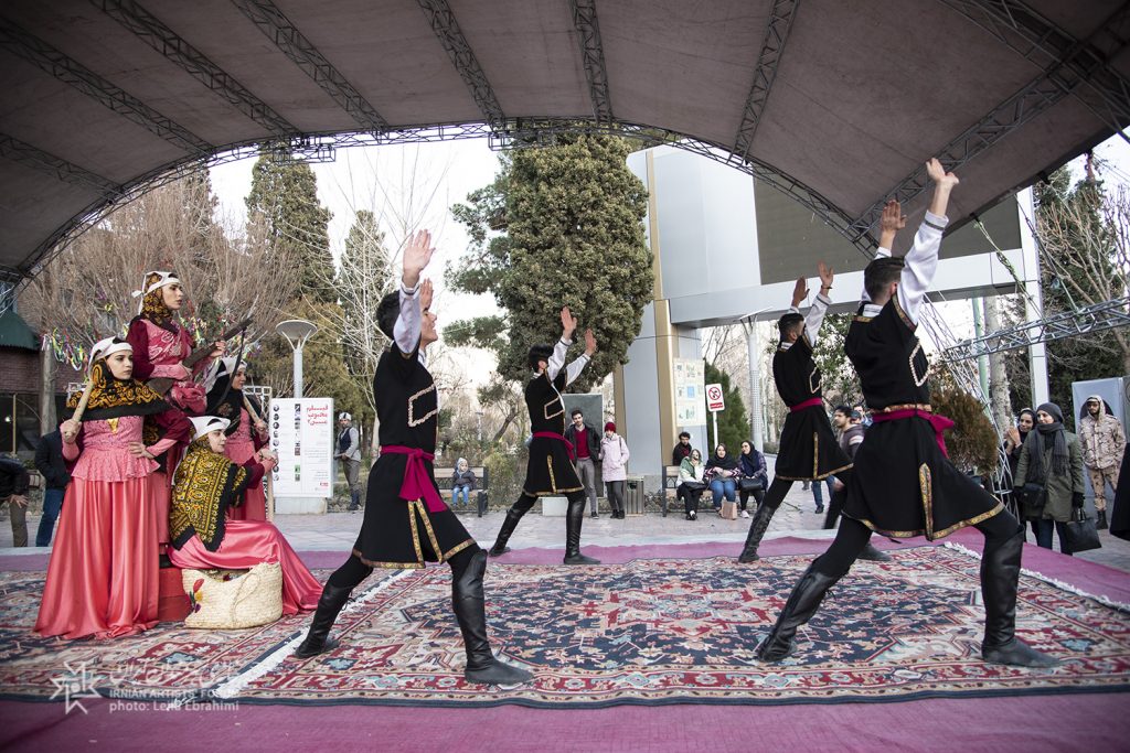 نمایش‌های خیابانی سی و هشتمین جشنواره بین‌المللی تئاتر فجر